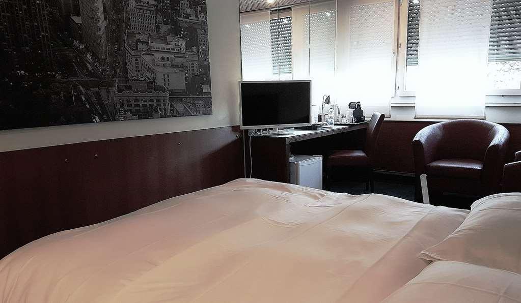 Hostellerie De La Vendee Lancy Phòng bức ảnh